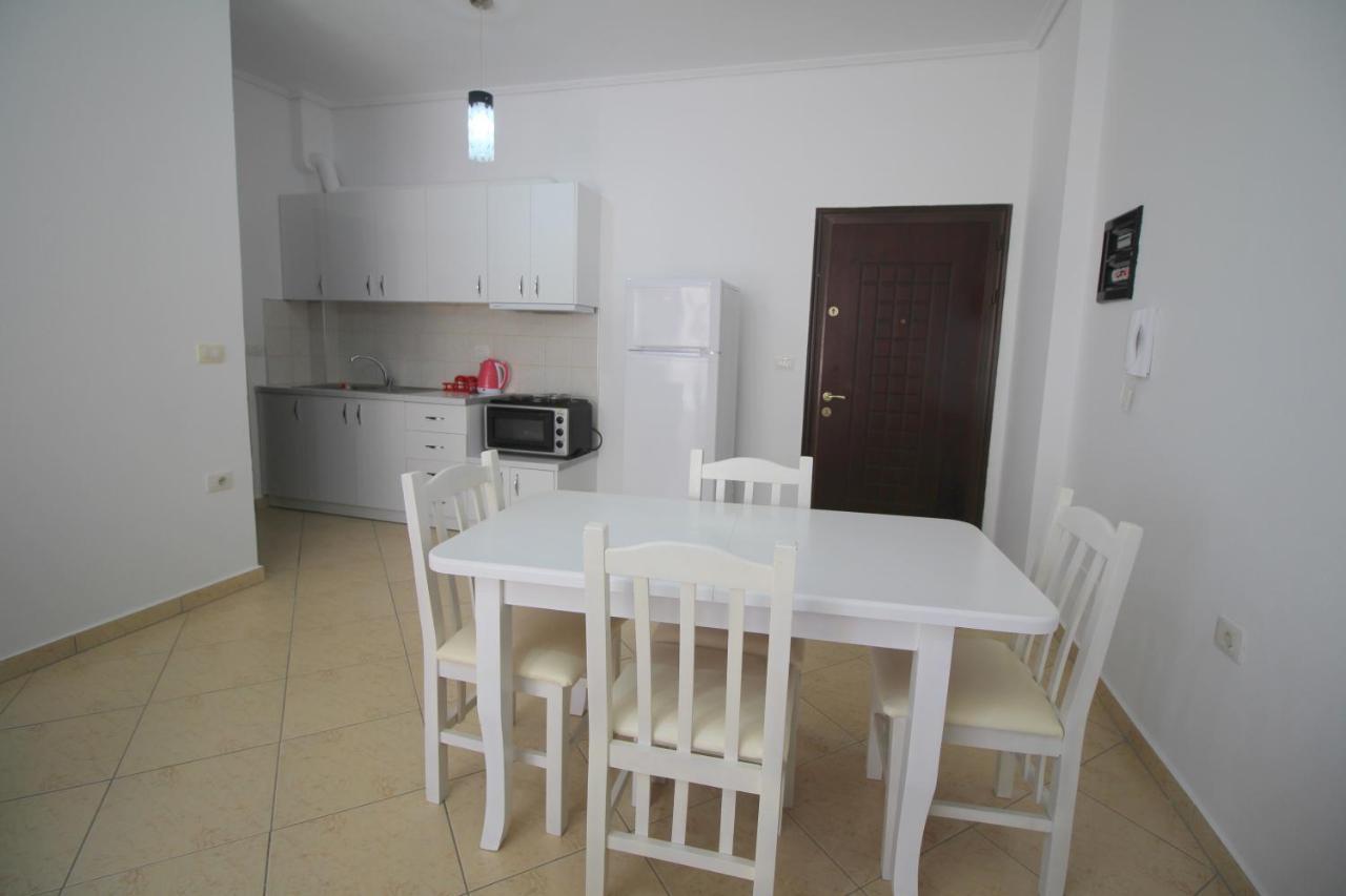 Eleana Apartments Sarandë Exterior foto
