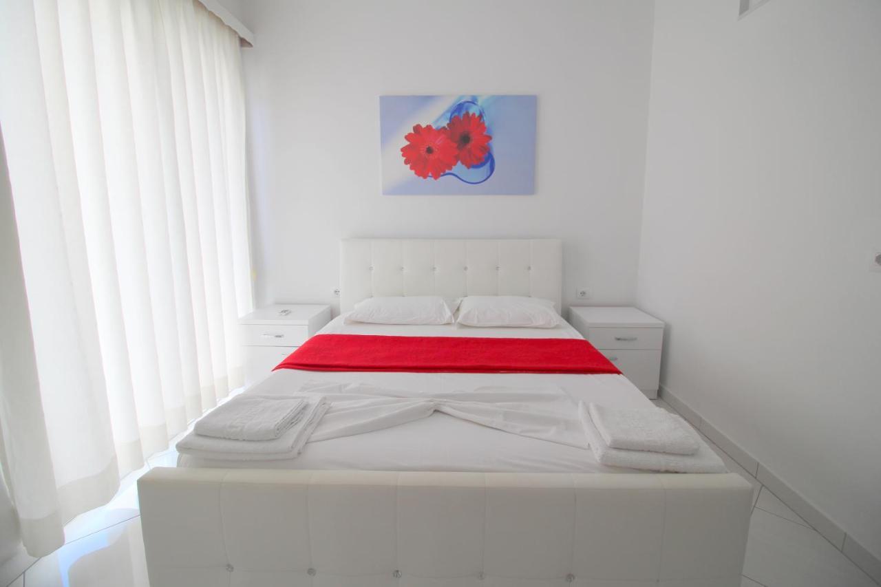 Eleana Apartments Sarandë Exterior foto