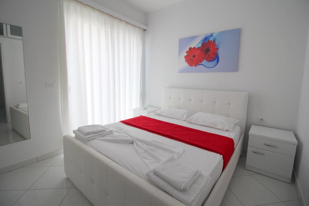 Eleana Apartments Sarandë Exterior foto