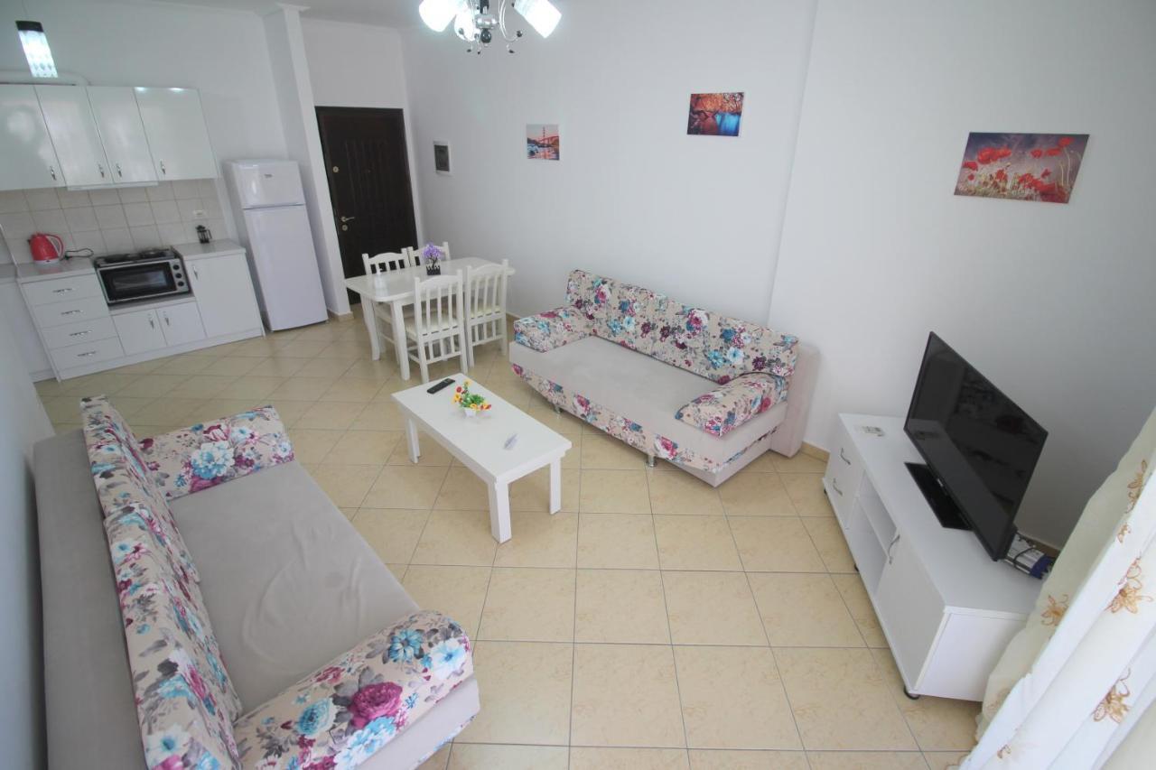 Eleana Apartments Sarandë Exterior foto