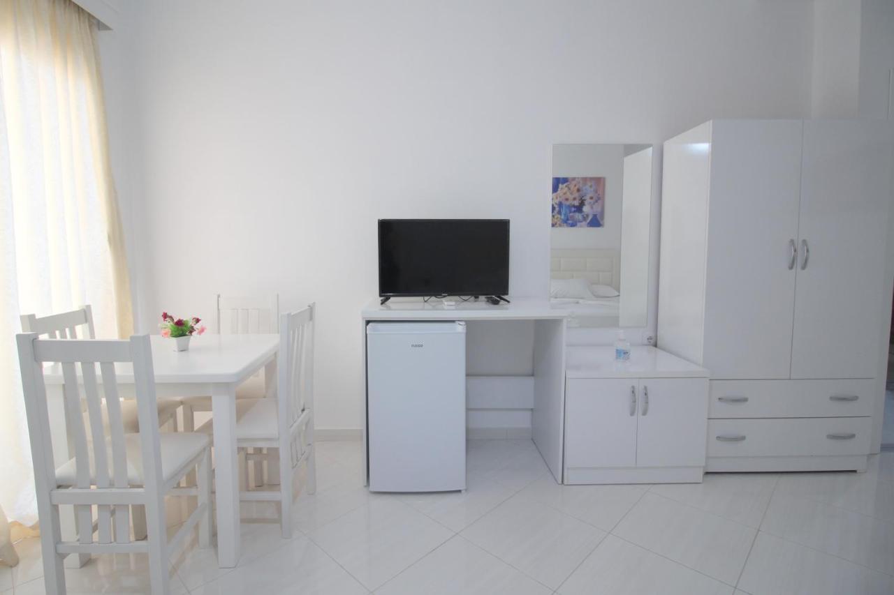 Eleana Apartments Sarandë Exterior foto