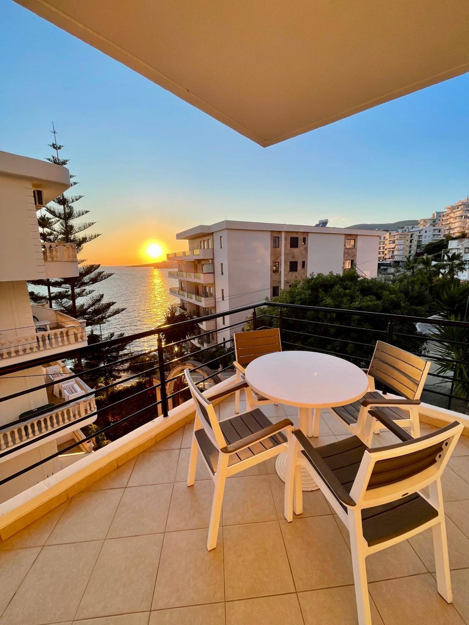 Eleana Apartments Sarandë Exterior foto